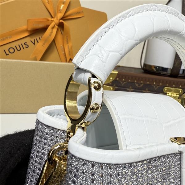 2026120164256905 830